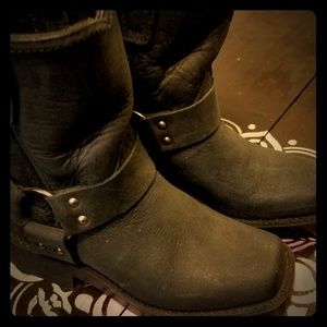Boys boots